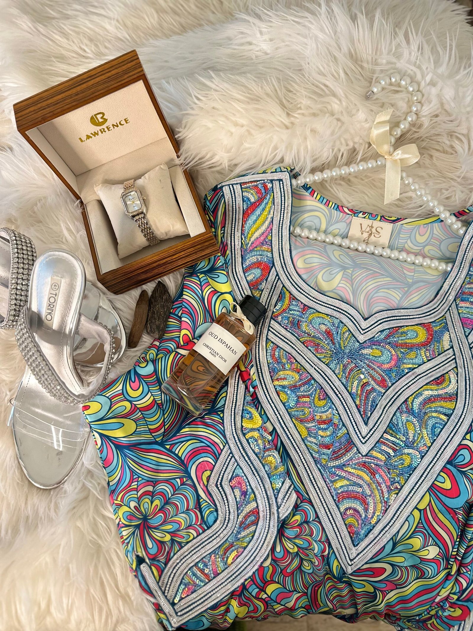 مخور اماراتي: تصميم مفصل جاهز مع خيارات تفصيلية مميزة