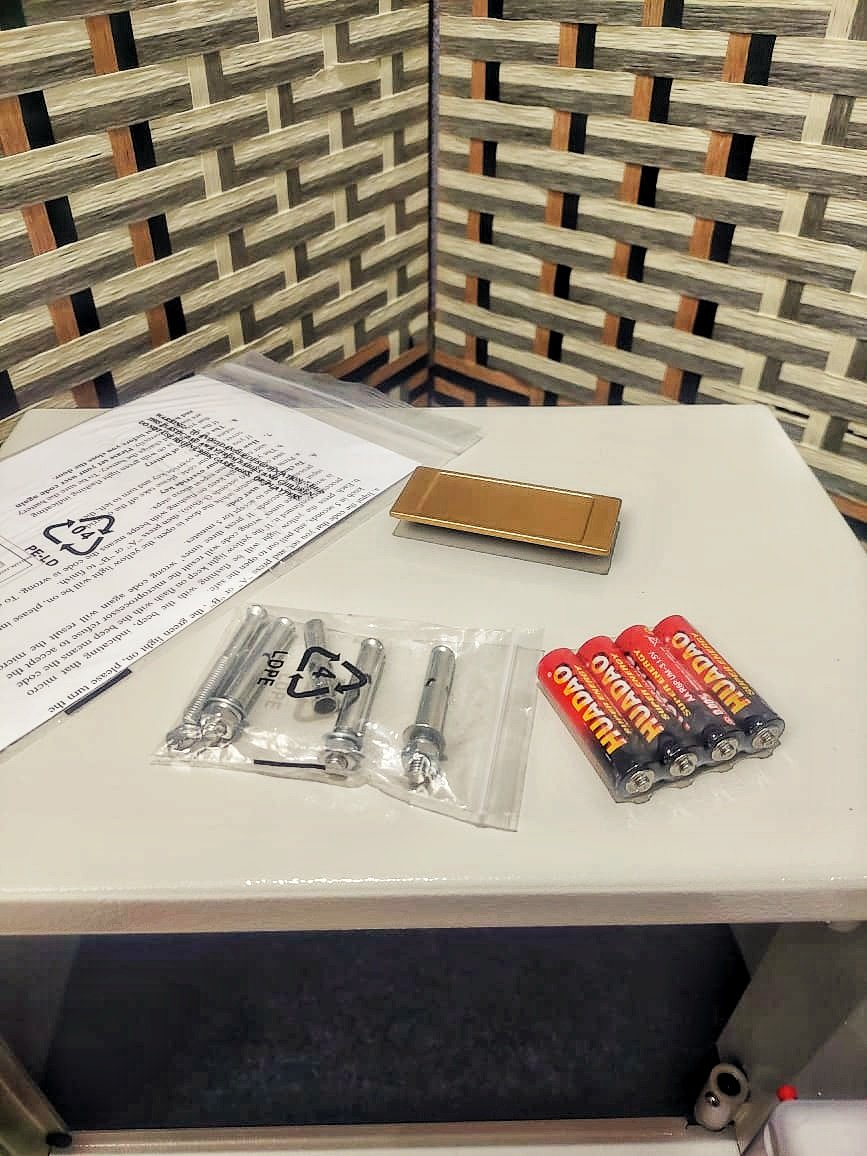 خزنة نقود حديدية – حماية آمنة لأموالك ومستنداتك الهامة