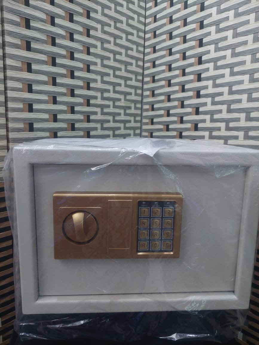خزنة نقود حديدية – حماية آمنة لأموالك ومستنداتك الهامة