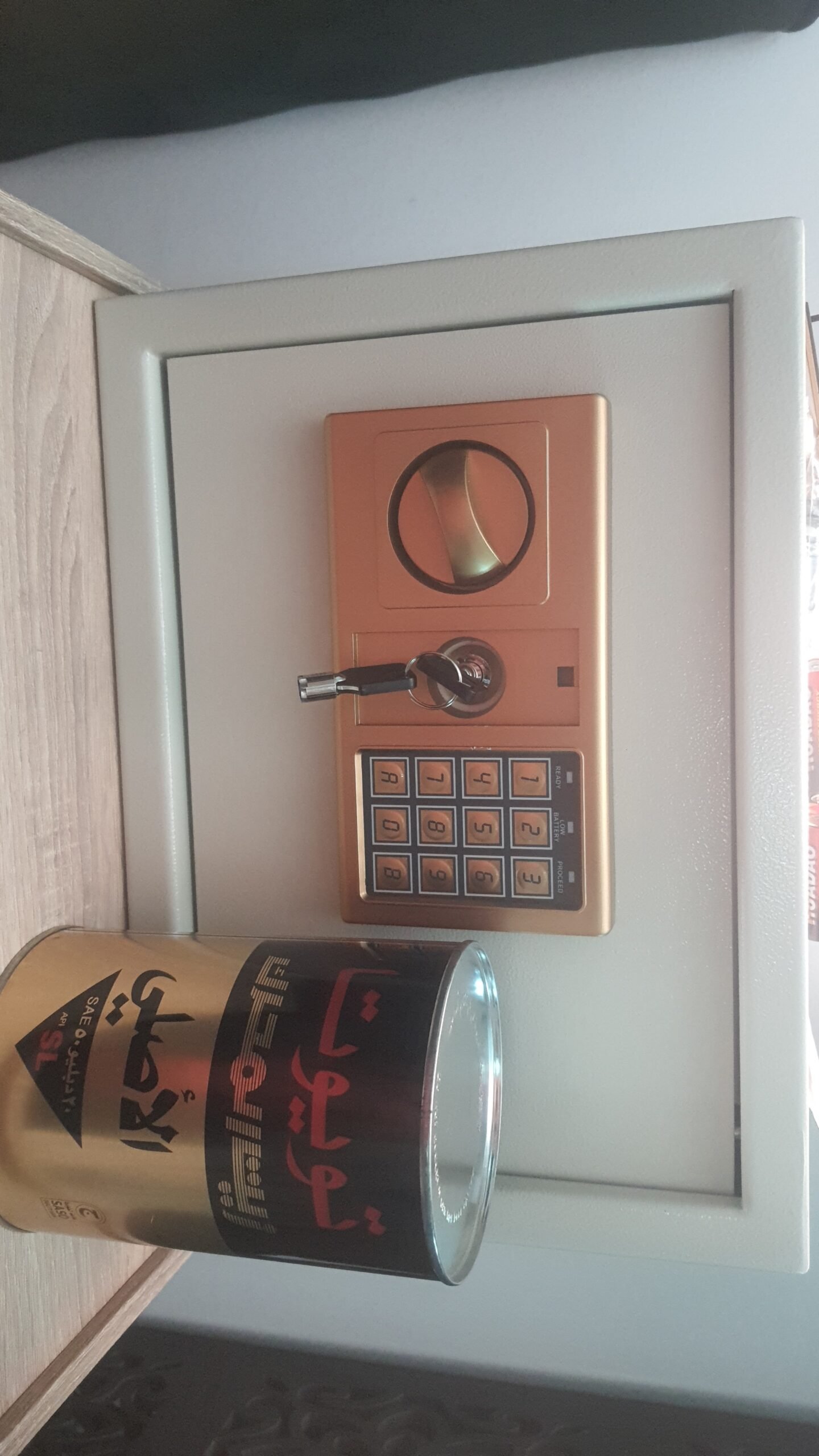 خزنة نقود حديدية – حماية متينة لأموالك ومستنداتك الثمينة