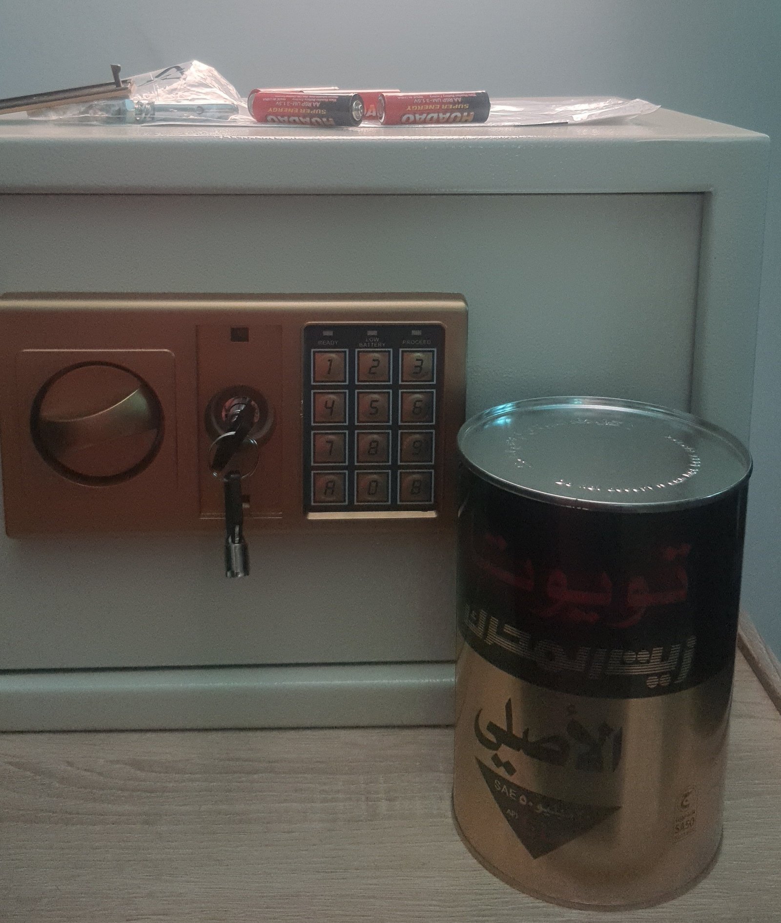 خزنة نقود حديدية – حماية متينة لأموالك ومستنداتك الثمينة