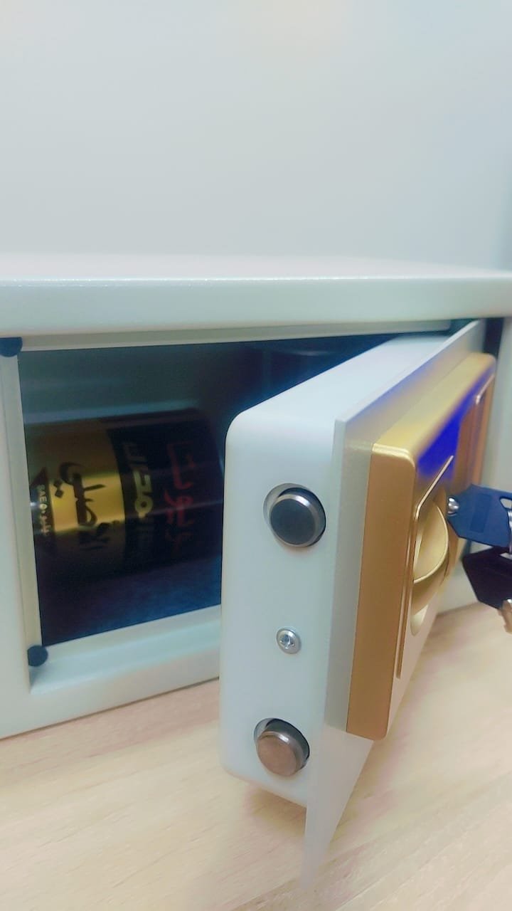 خزنة نقود وسط – حماية مثالية لأموالك ومستنداتك الهامة