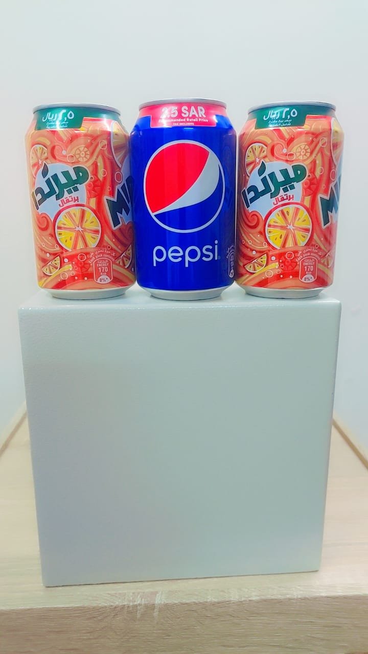 خزنة نقود وسط – تصميم عملي وآمن لحفظ أموالك ومقتنياتك الثمينة