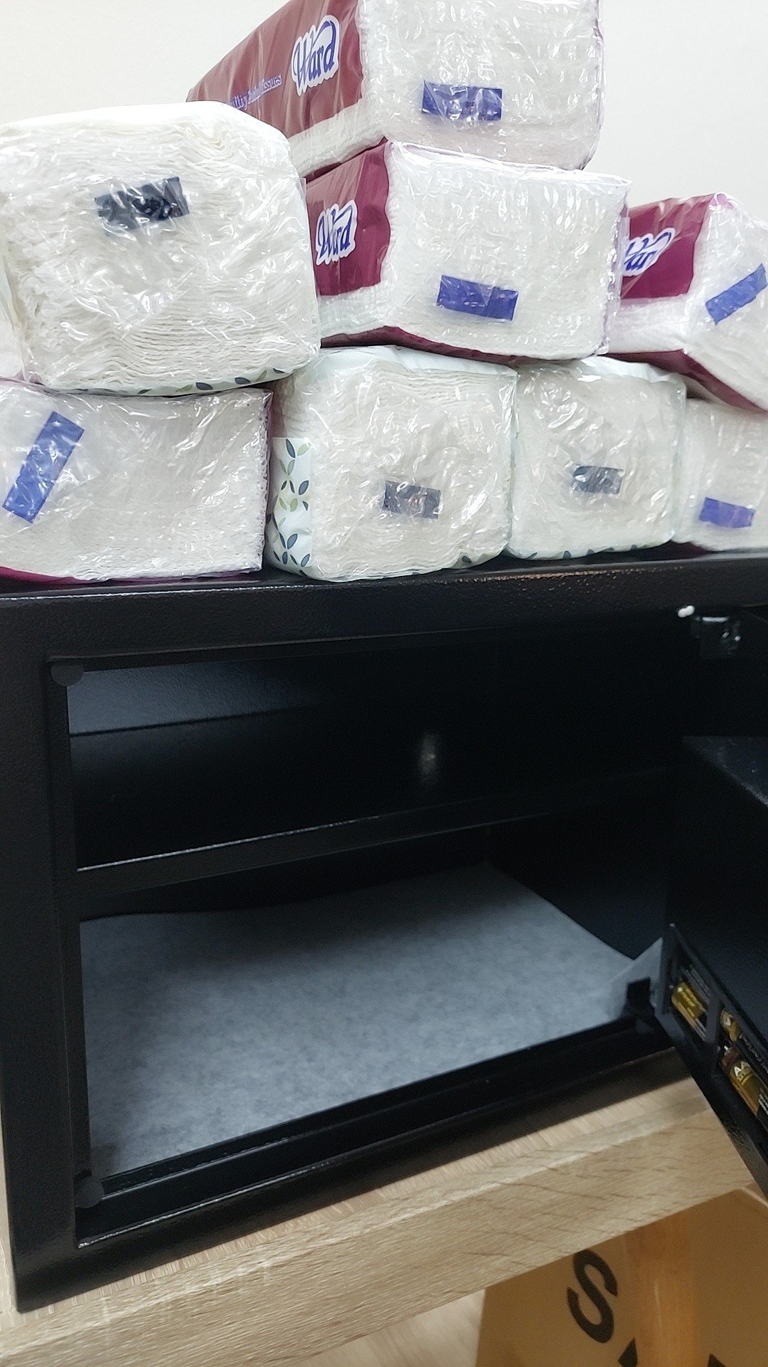 خزنة نقود حديدية مميزة – حماية متينة لأموالك ومستنداتك الهامة