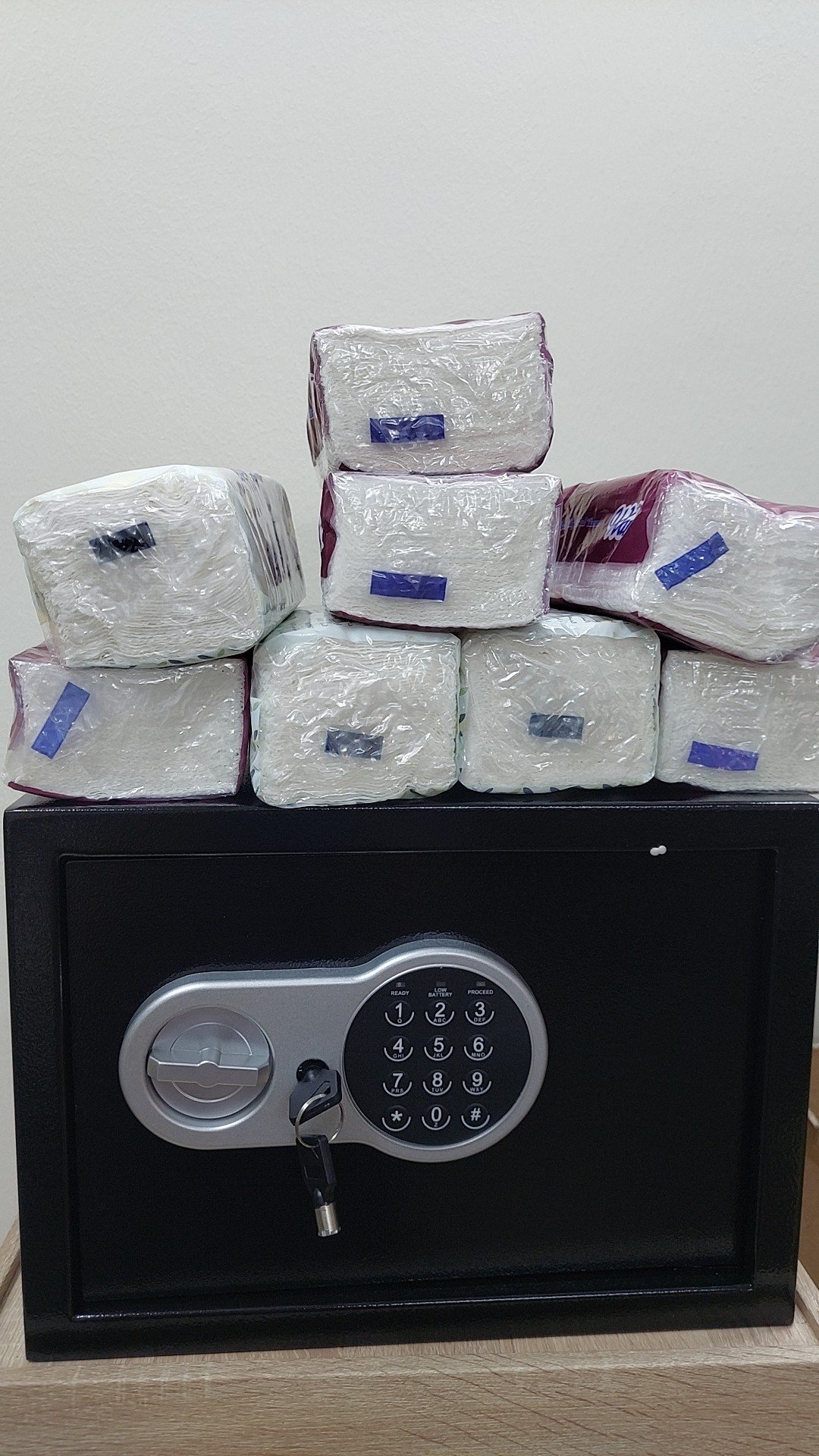 خزنة نقود حديدية مميزة – حماية متينة لأموالك ومستنداتك الهامة