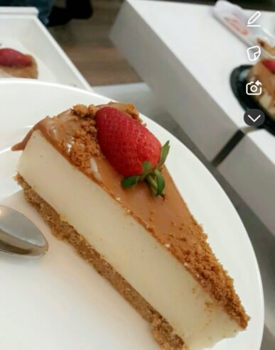 لبيع الحلويات والمعجنات
