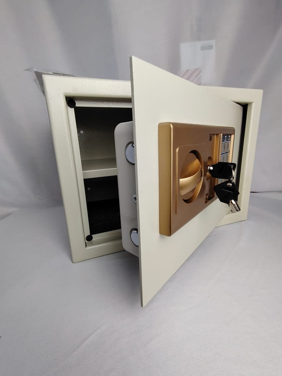 خزنة نقود – التوصيل مجانا والدفع عند الاستلام بجدة