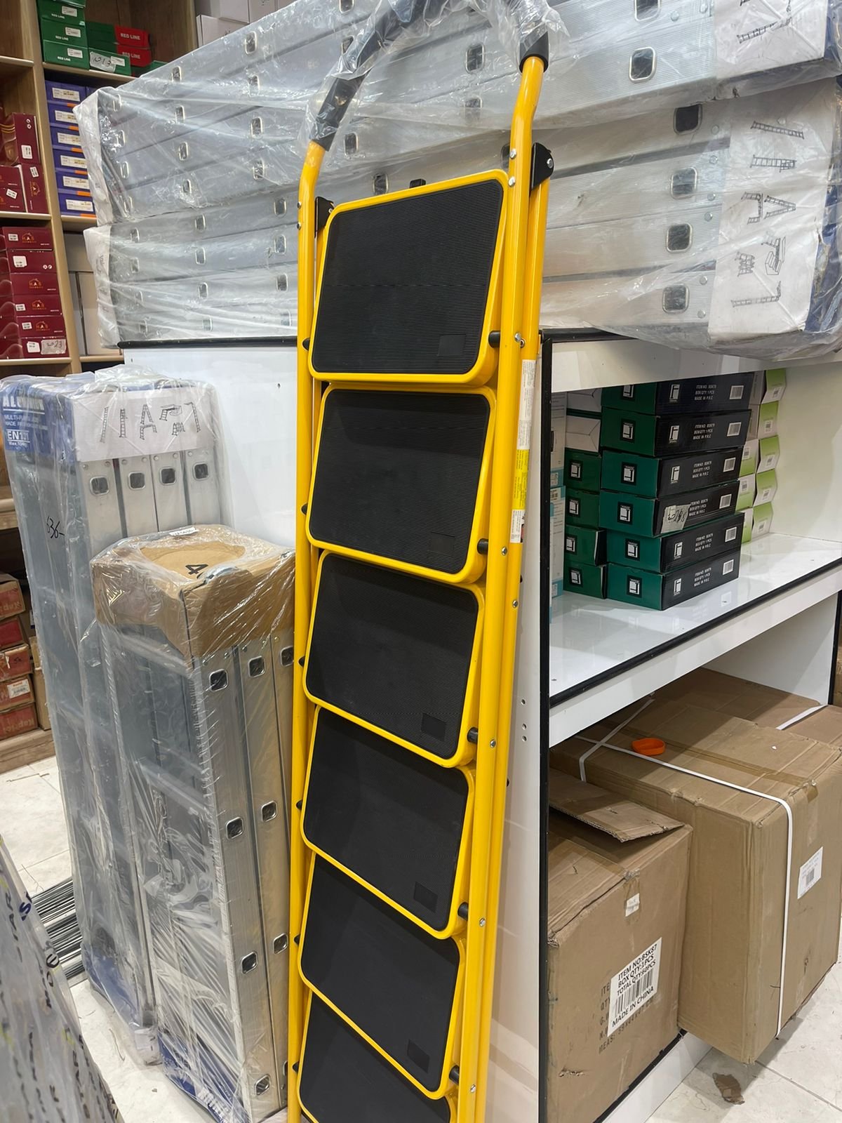 سلالم متعددة المقاسات – أداء عالي وثبات مثالي