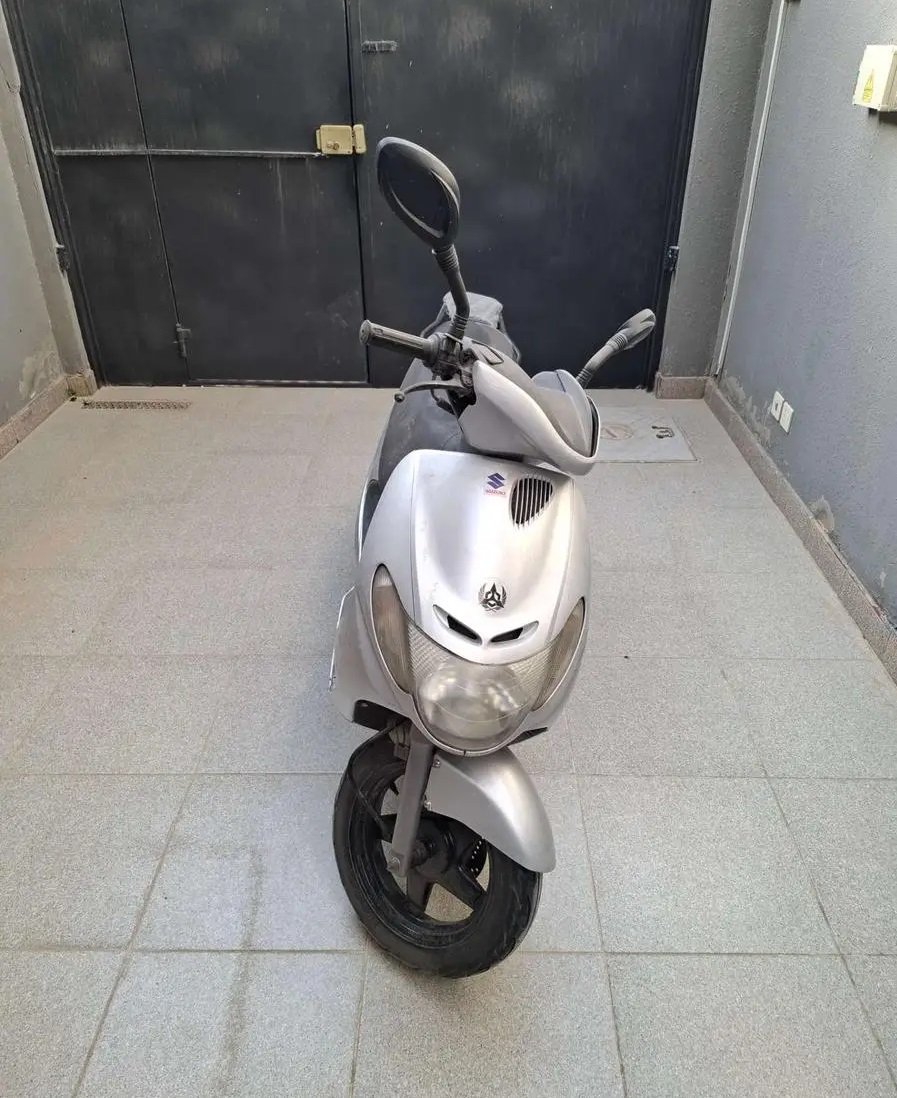 دراجة نارية سوزوكي ادرس 110