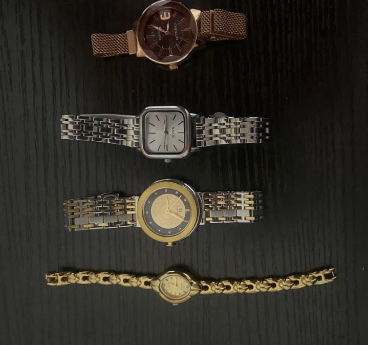 ساعات نسائية ذهبي وفضي ونحاس