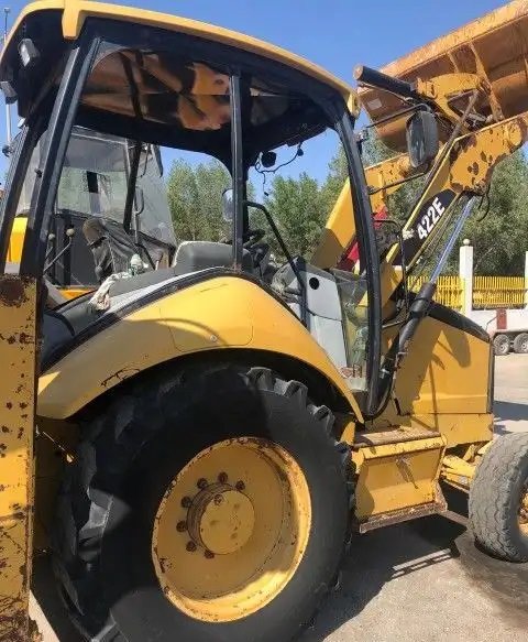 عرجا عرجاء للبيع بيع كتربلر موديل 2009 مشروط نظيفه مكينه قير