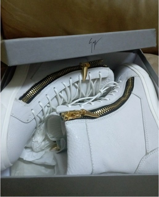 حذاء ماركة زانوتي (zanotti) جديد