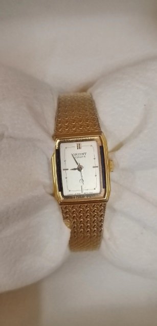 ساعة نسائية اورينت يابانيه اصليه من النوادر بحاله ممتازه
