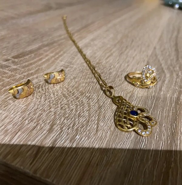 بيع اكسسوارات ذهب عيار 21