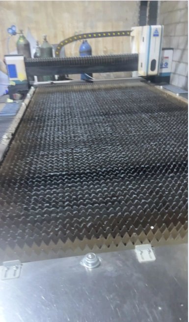 مكينة CNC Laser cutting 1500W 1500*3000 قص الصاج و الاستيل بالليزر CNC 1500 جديدة 2024 استخدام خفيف