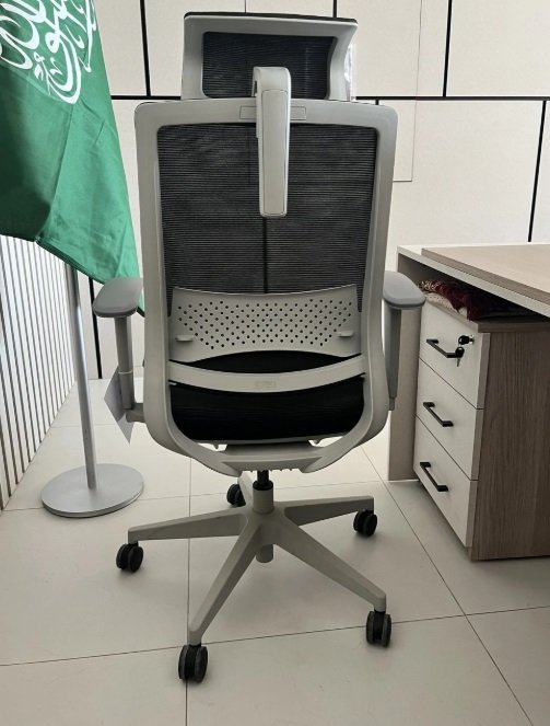 كرسي مكتب مريح وعالي الجودة – ظهر مرتفع مع مسند رأس ومزايا متعددة