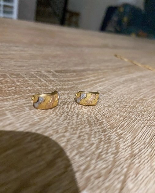 بيع اكسسوارات ذهب عيار 21