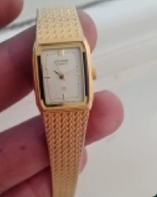 ساعة نسائية اورينت يابانيه اصليه من النوادر بحاله ممتازه