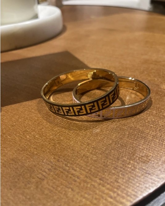 اساور فندي الاصلية