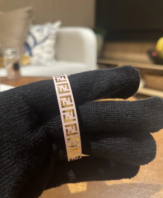 اساور فندي الاصلية