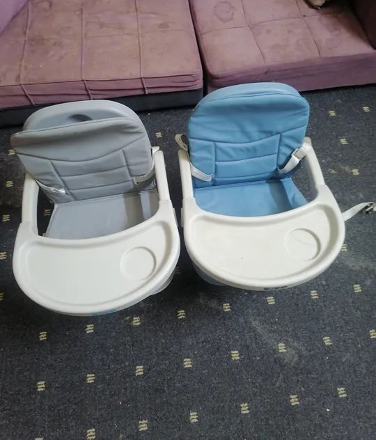 أدوات أطفال مواليد والبيع بسبب كبر سن الأطفال