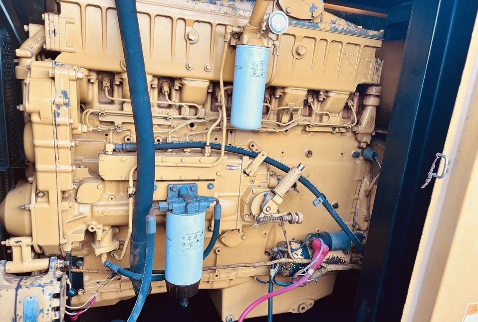 مولد كهرباء كتربلر كاتم الصوت 400 kva