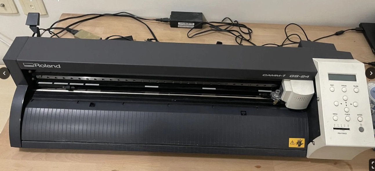 ماكينة قص الاستيكرات Roland GS-24