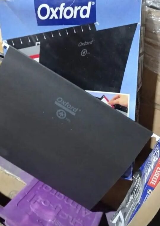 ملفات قصاصات أدوات مكتبية لوازم مكتبات مكتبية