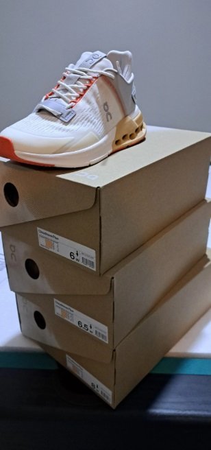 On running shoes cloudnova fluxالاصلي