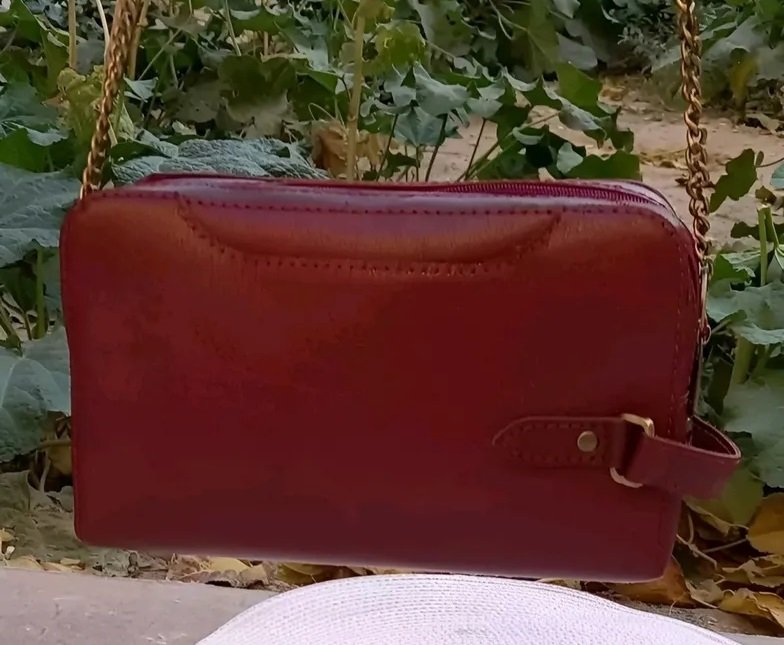 حقيبة يد نسائية من الجلد الطبيعي الفاخر – صناعة يدوية