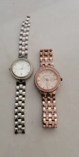 ساعات نسائية للبيع