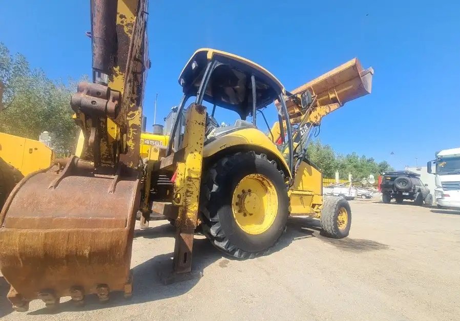 عرجا عرجاء للبيع بيع كتربلر موديل 2009 مشروط نظيفه مكينه قير