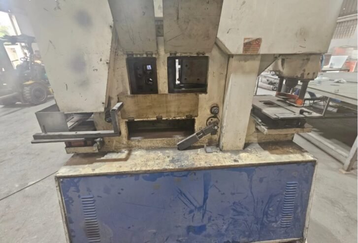 ماكينات للبيع