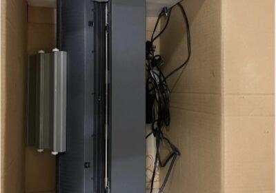 980004