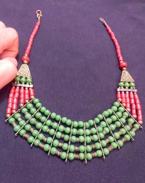 عقد تراثي نمط قديم متميز جدا بحالة ممتازة