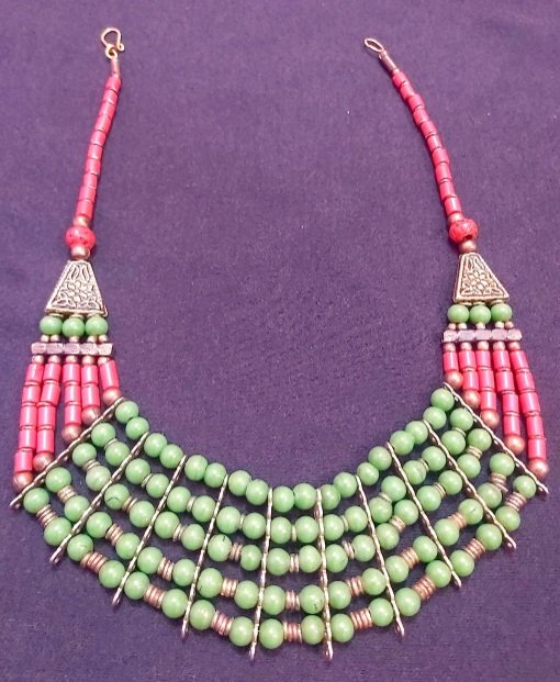 عقد تراثي نمط قديم متميز جدا بحالة ممتازة