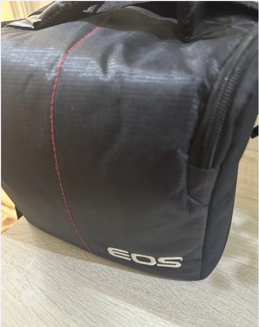 كاميرا كانون 1200D مع جميع ملحقاتها – نظيفة جداً