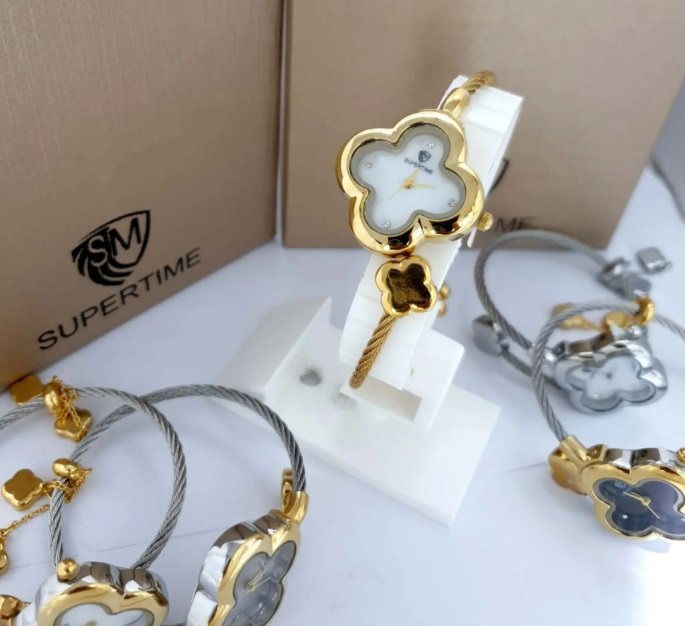 ساعه نسائيه سوبر تايم