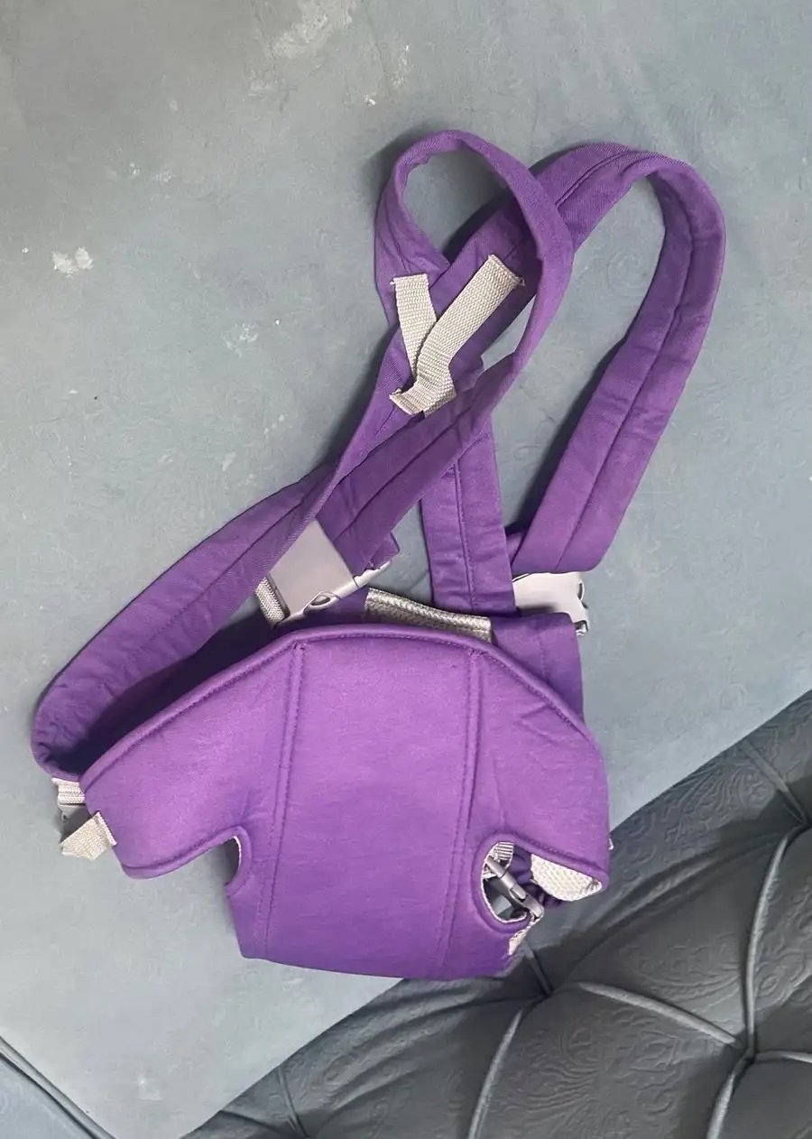 حامله ظهر اطفال بمقعد امامي