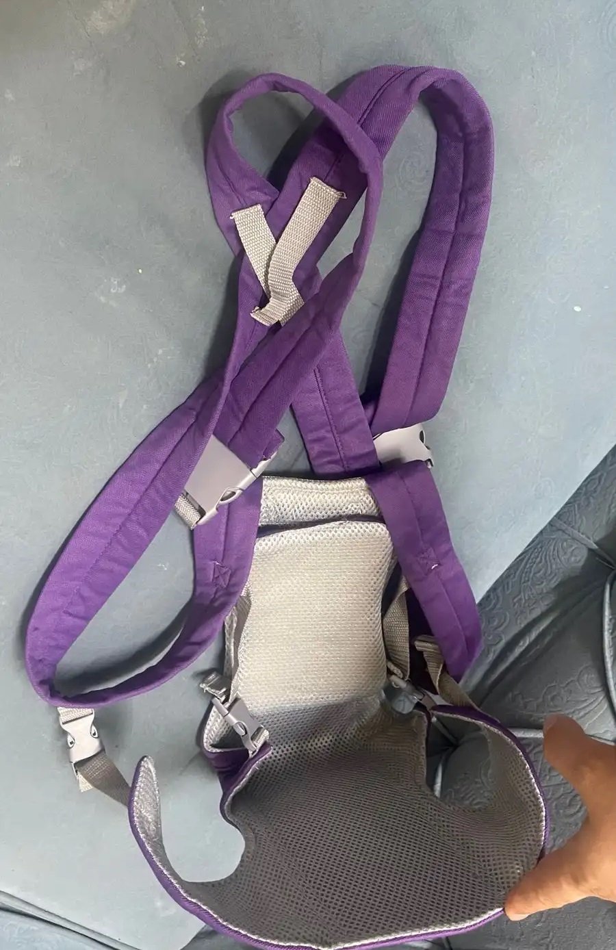 حامله ظهر اطفال بمقعد امامي