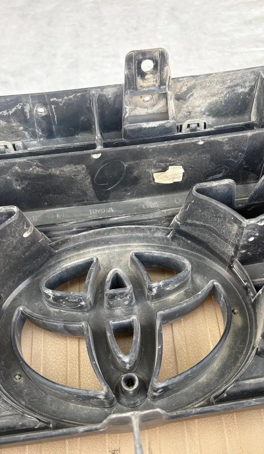 شبك لاندكروزر 2015 وكالة