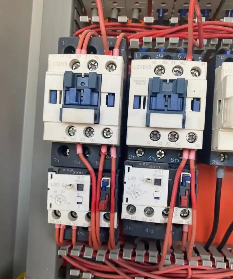 صيانة مكيفات بكج كونسليد دكت و ثلاجات تبريد