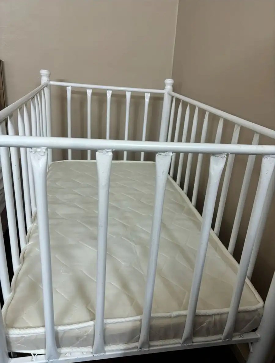 سرير اطفال كرسي اطفال