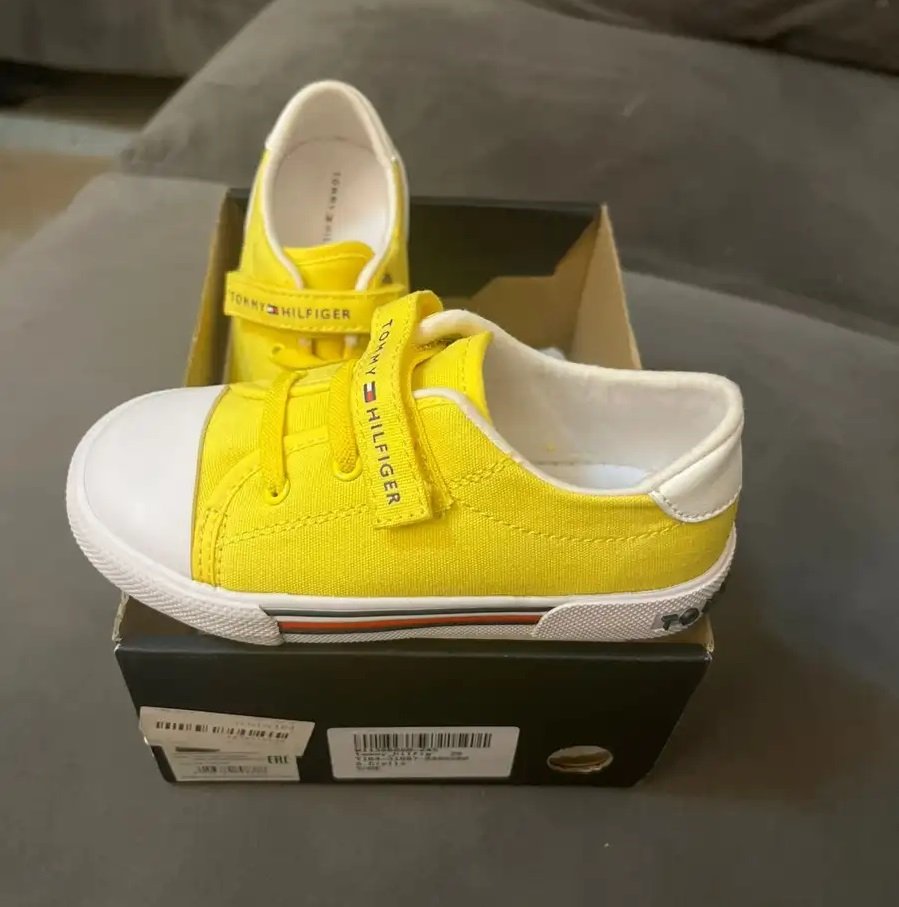 كوتش تومي اطفال مقاس 26