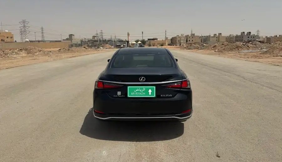 لكزس 2024 اسود. فئة 250