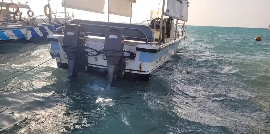 للبيع قارب الدرازي 28 قدم