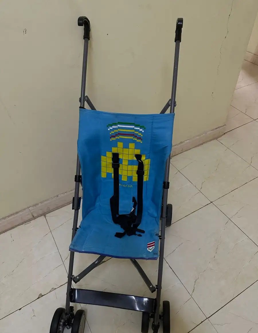 عربة اطفال و كرسي سيارة