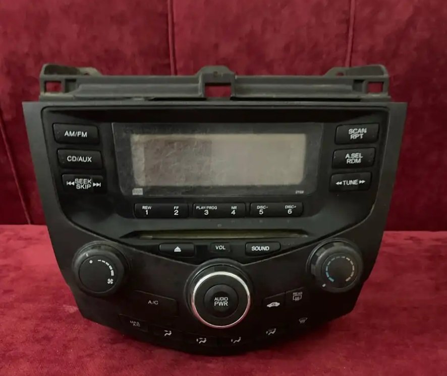 مسجل للبيع حق Honda 2006 وألفين وسبعة