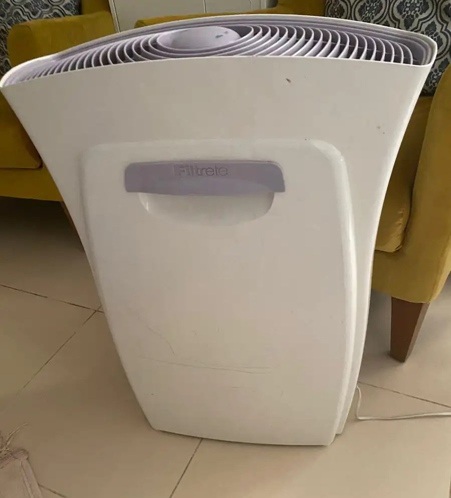 ادوات كهربائية وسرير اطفال