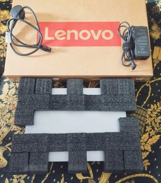 لابتوب لمس وبصمة مع قلم بكرتونه ممتاز جدا وسريع